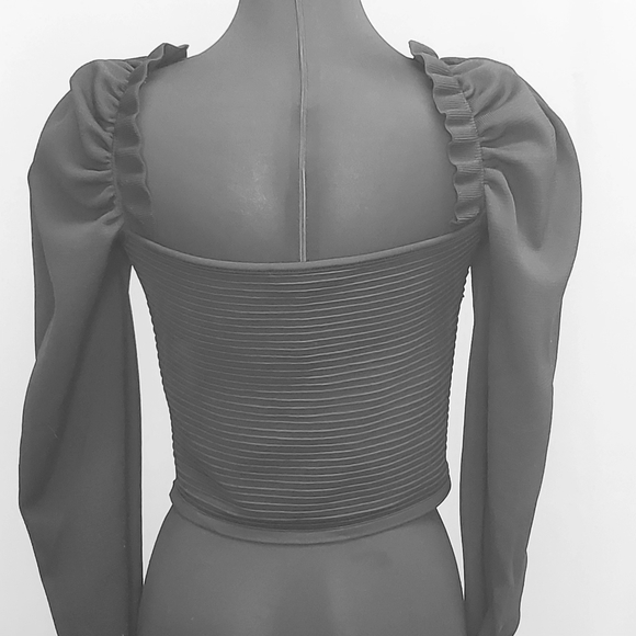 Mango Black Crop Top Long Puff Sleeves elastic cuffs Sweetheart neckline Size M - Picture 5 of 8